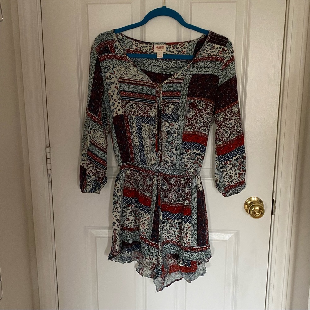 ✨Donating Soon ✨ Mossimo multi colored romper EUC size S
